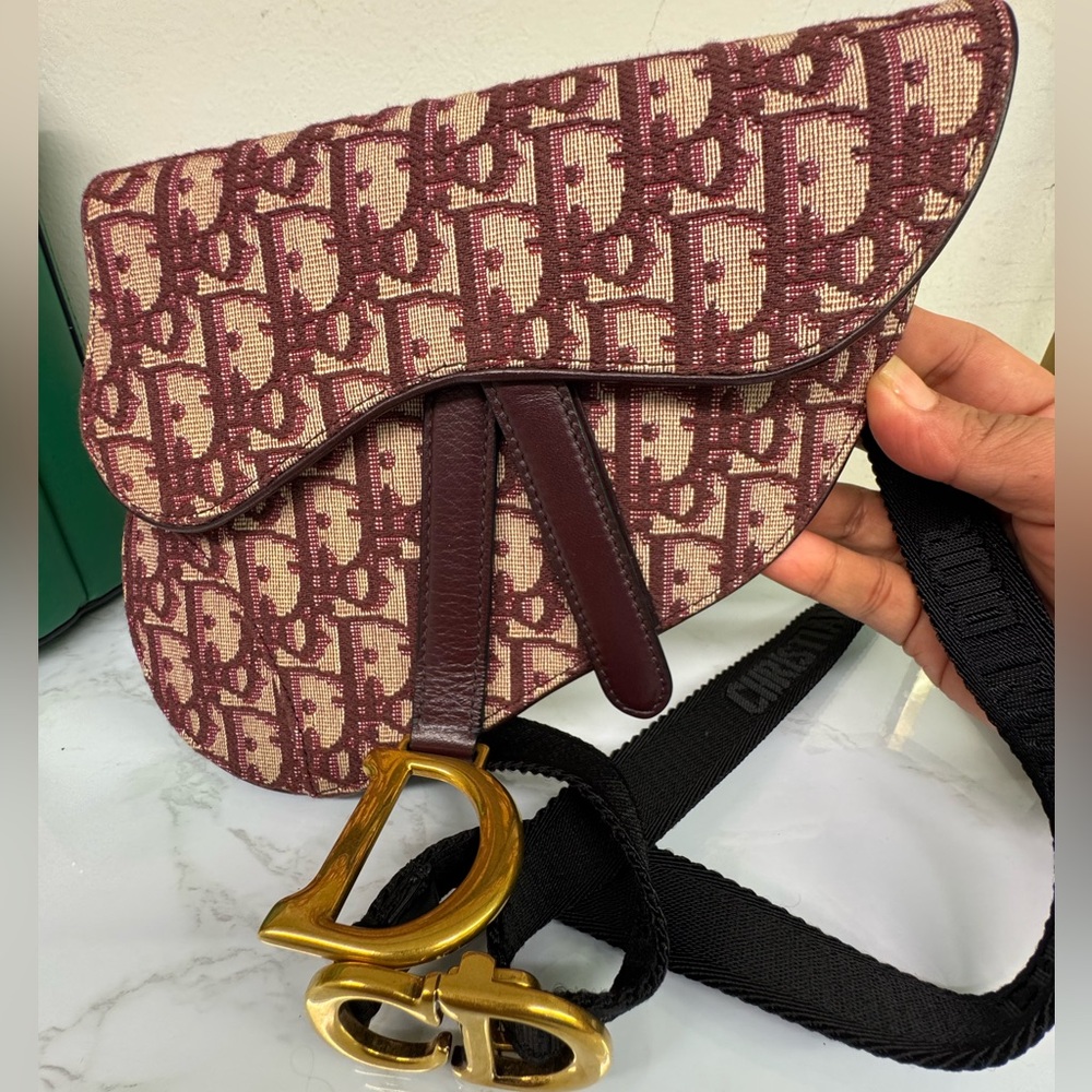 ‼️SOLD SOLD SOLD‼️

Christian Dior Saddle Oblique Jacquard Belt Bag Burgundy